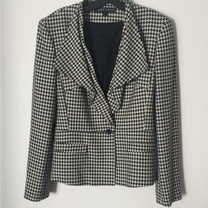 Albert Nipon Hounds Tooth Jacket with detachable belt.